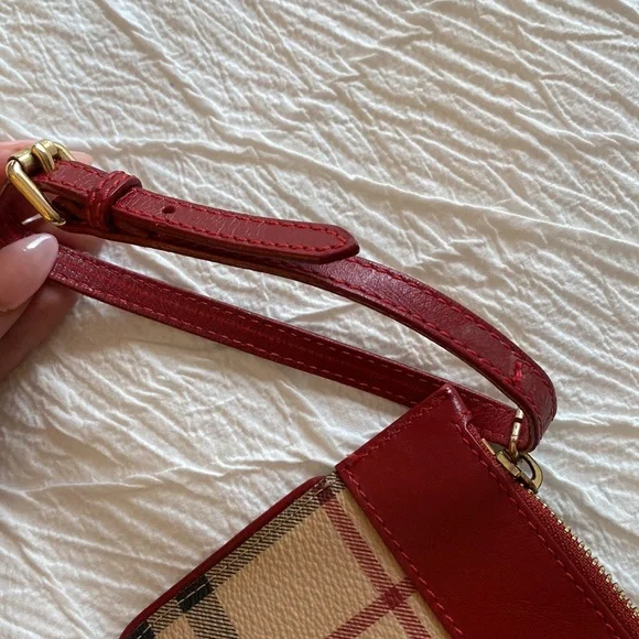Burberry Wristlet - Picture 4 of 4